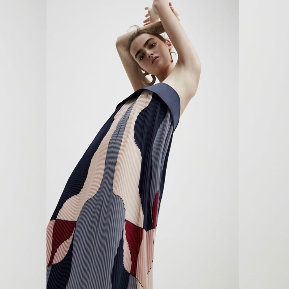 🆕 Brand New - C/MEO Collective Big Dreams Print Strapless Pleated Dress